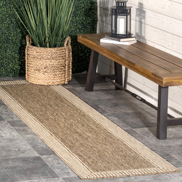 5x8 Indoor Outdoor Area Rug – Light Brown Striped Border